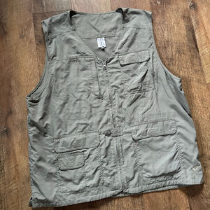 Men's Magellan's Green Nylon Travel Vest L